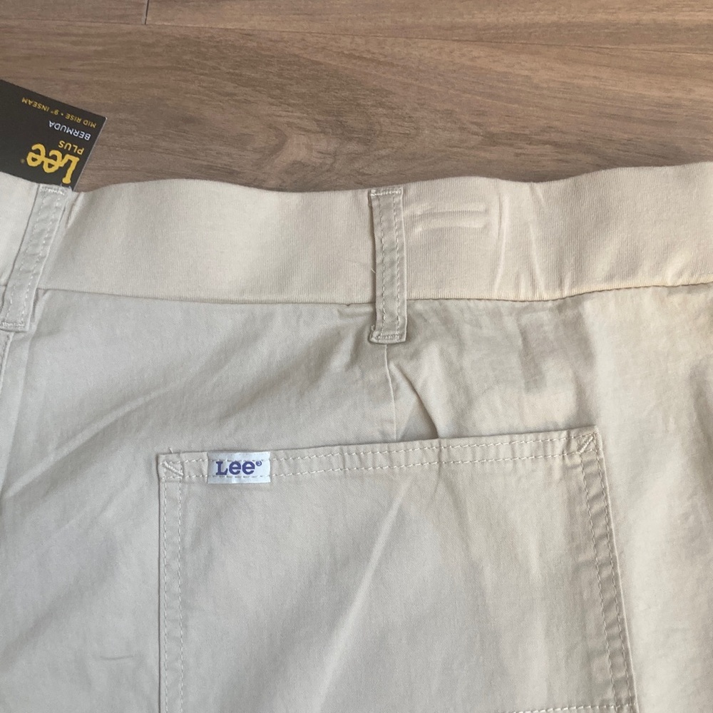 Lee Bermuda short mid rise soft, flex comfort waistband griege tan 24W - Picture 7 of 16